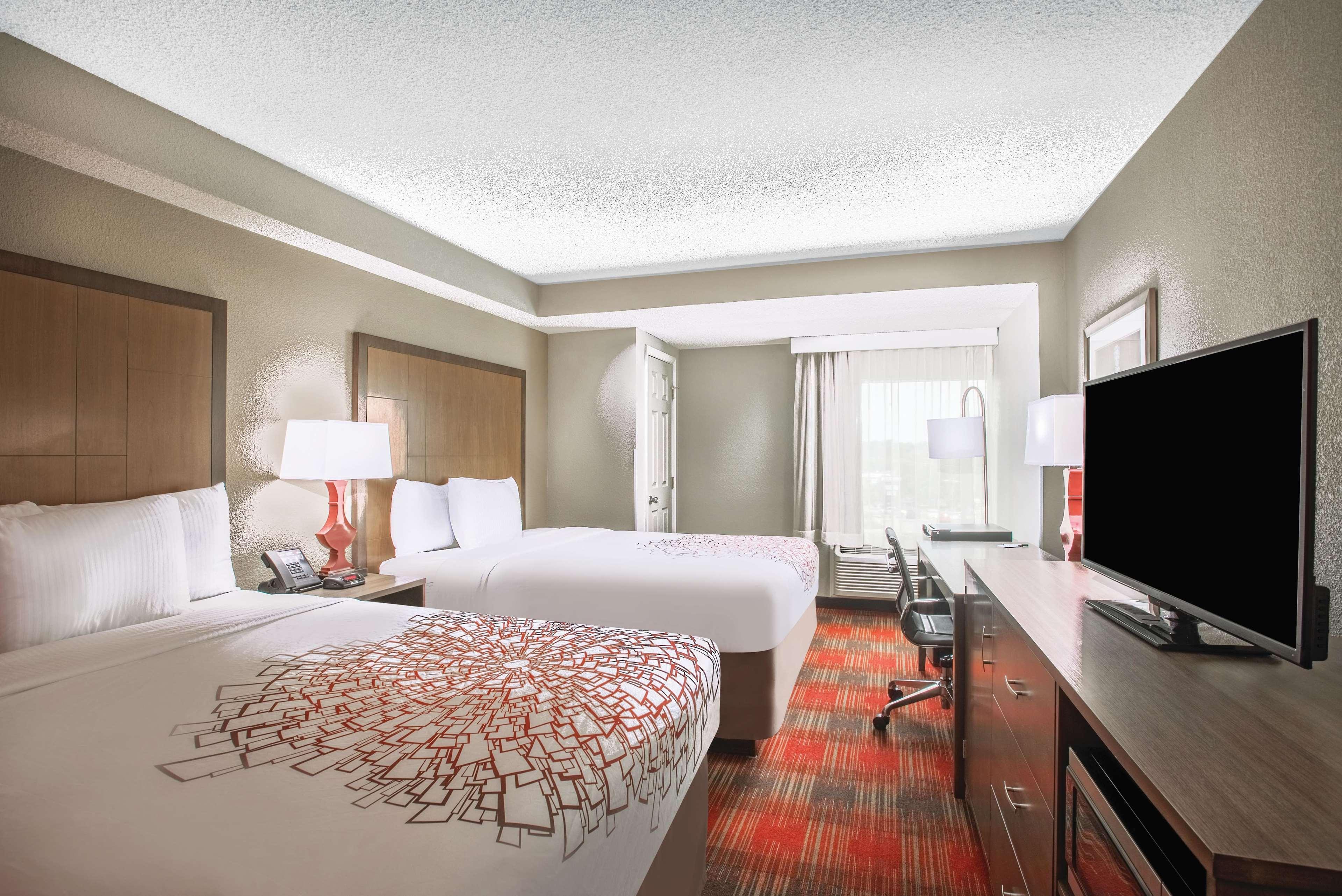 La Quinta Inn & Suites By Wyndham Dc Metro Capital Beltway Capitol Heights Exterior photo