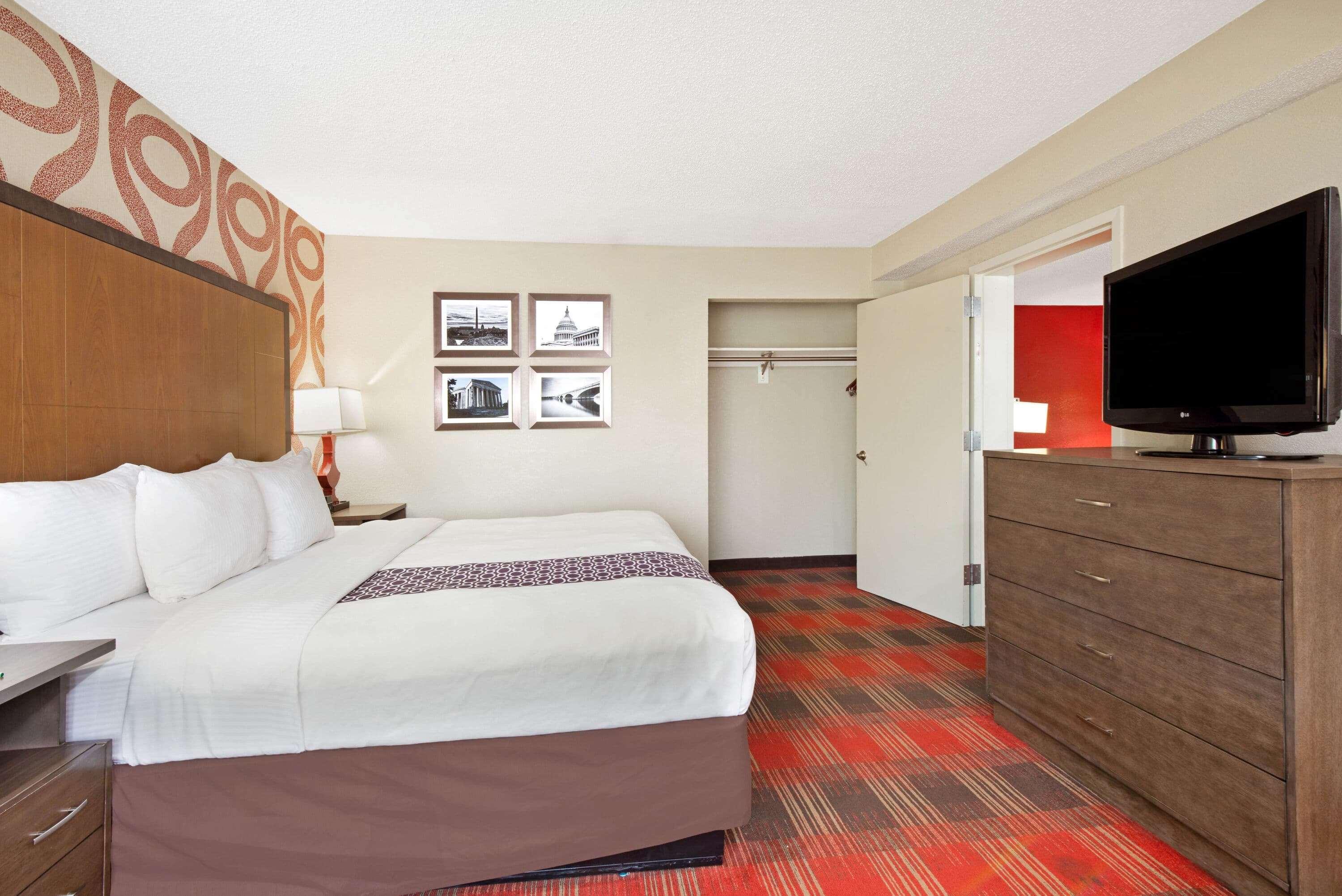 La Quinta Inn & Suites By Wyndham Dc Metro Capital Beltway Capitol Heights Exterior photo