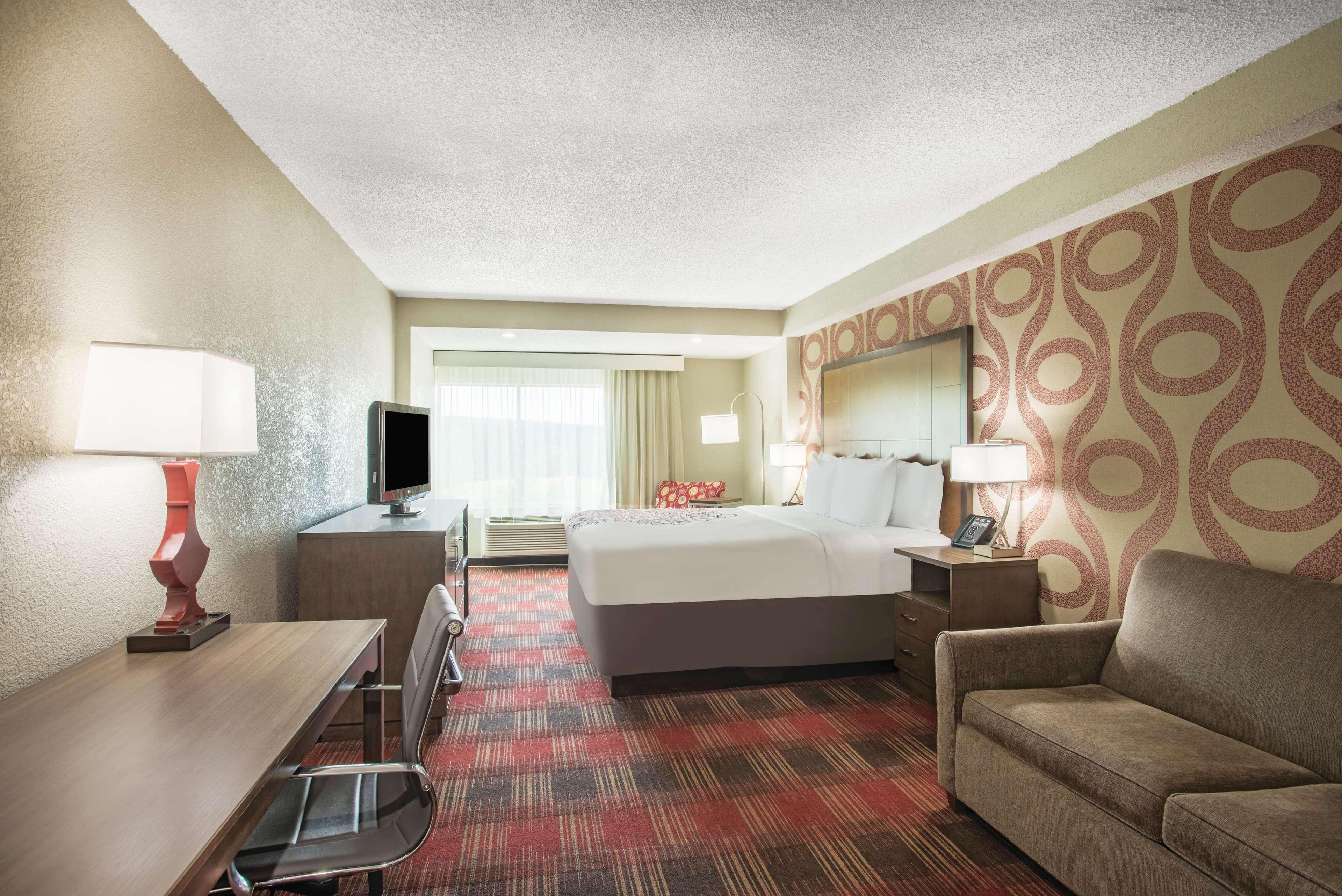 La Quinta Inn & Suites By Wyndham Dc Metro Capital Beltway Capitol Heights Exterior photo