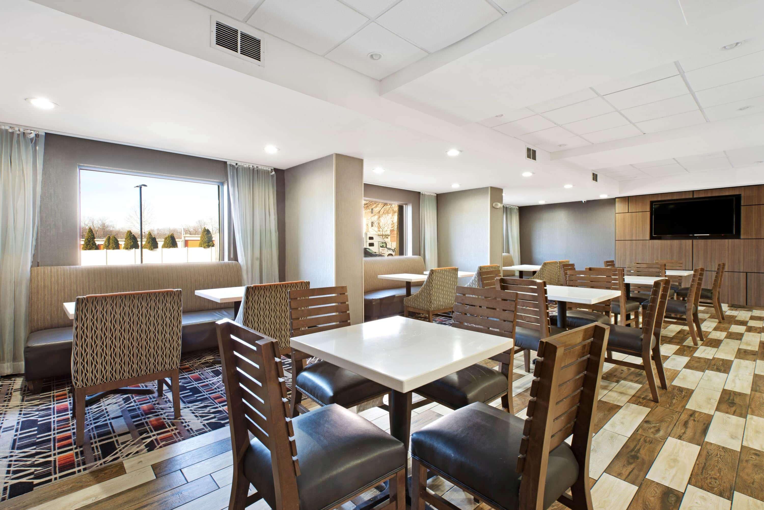 La Quinta Inn & Suites By Wyndham Dc Metro Capital Beltway Capitol Heights Exterior photo