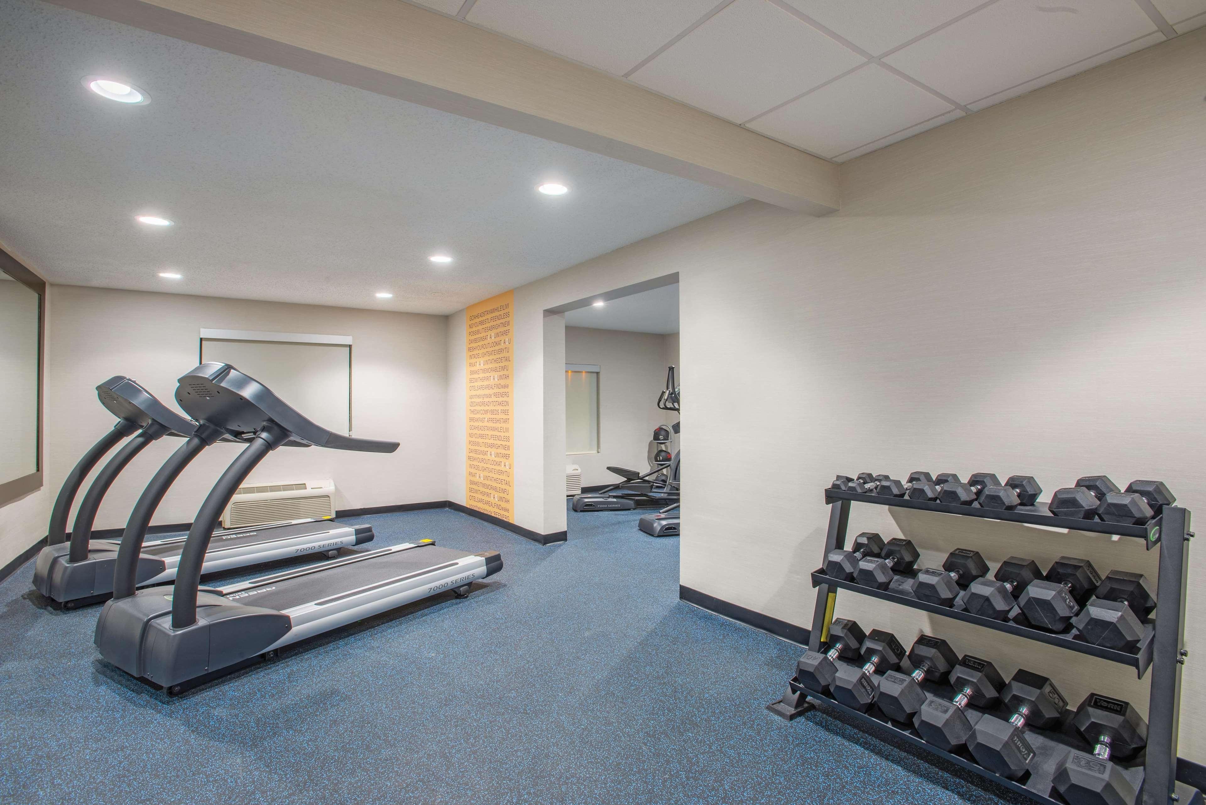 La Quinta Inn & Suites By Wyndham Dc Metro Capital Beltway Capitol Heights Exterior photo