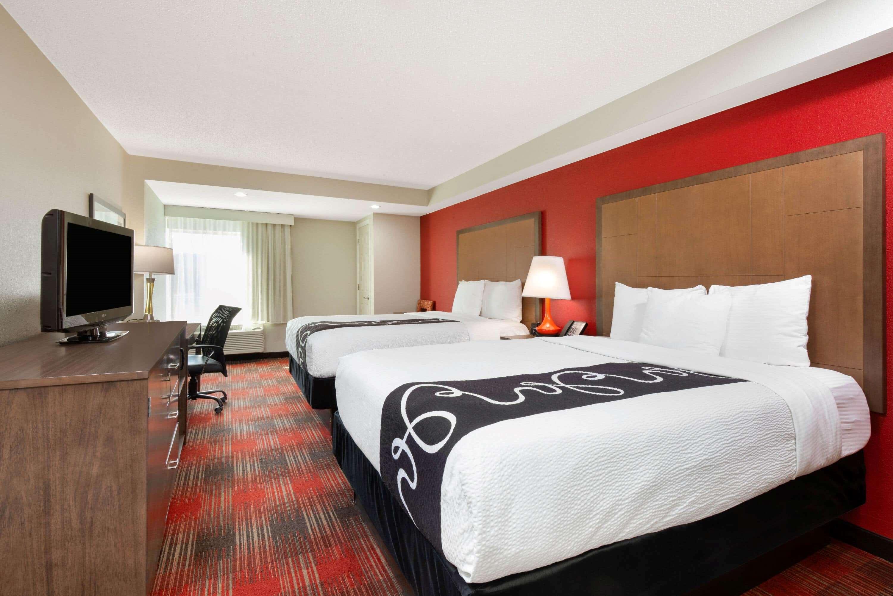 La Quinta Inn & Suites By Wyndham Dc Metro Capital Beltway Capitol Heights Exterior photo