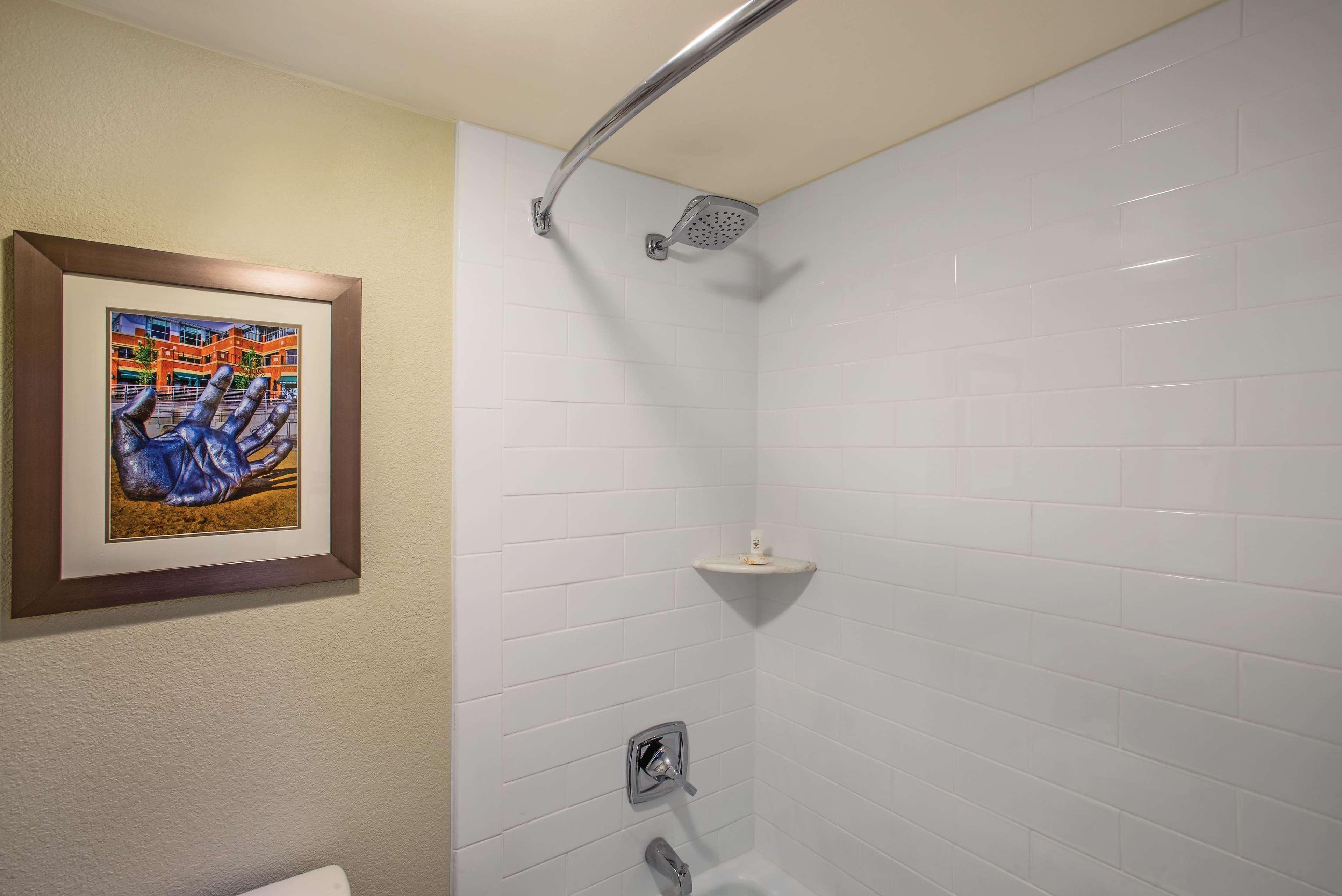 La Quinta Inn & Suites By Wyndham Dc Metro Capital Beltway Capitol Heights Exterior photo
